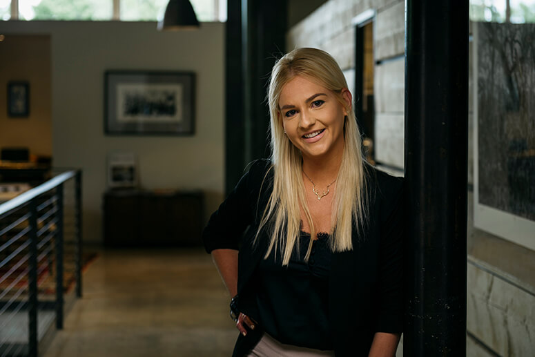 LEISA KOLSTAD, INTERIOR DESIGNER